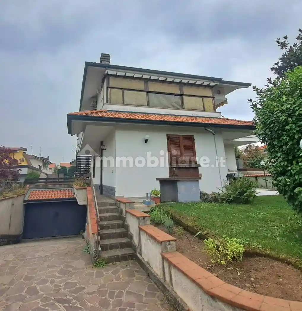 Villa in vendita a Parabiago