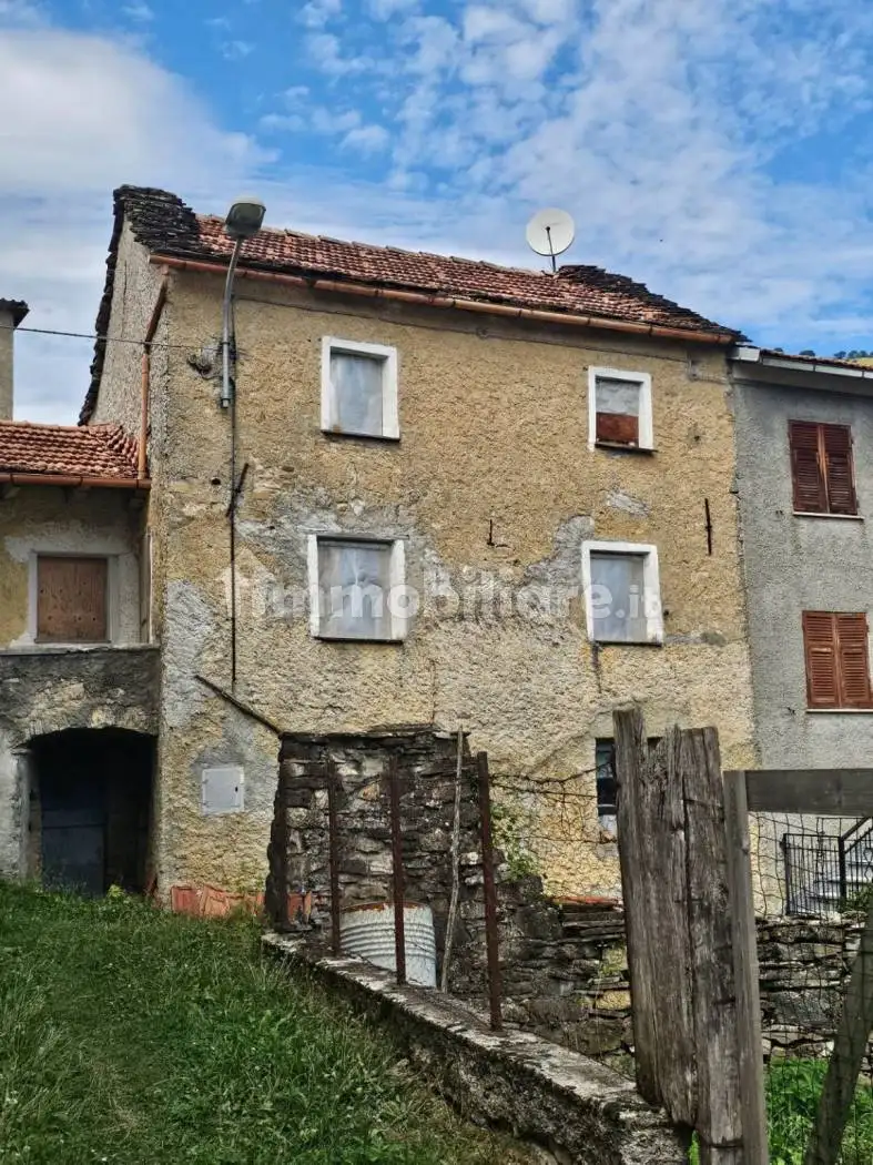 Casa indipendente in vendita a Ottone