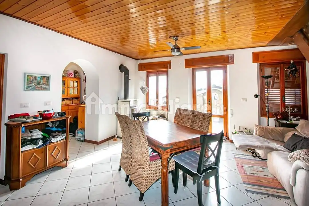 Casa indipendente in vendita a Garzeno