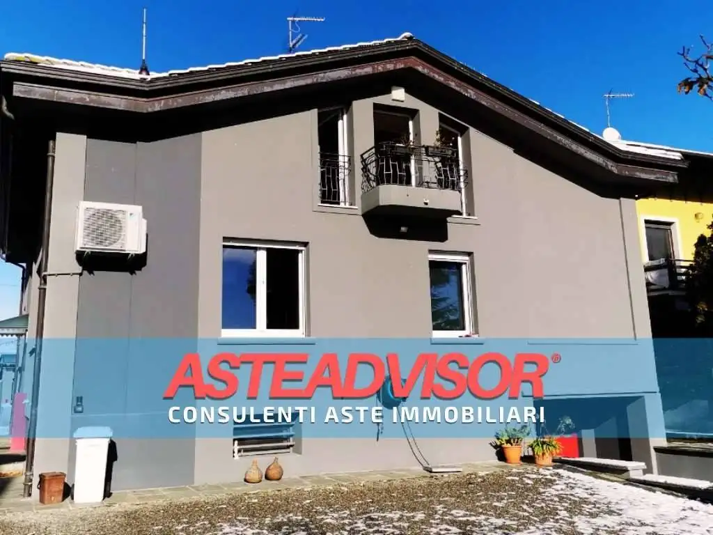 Villa in asta a Cureggio