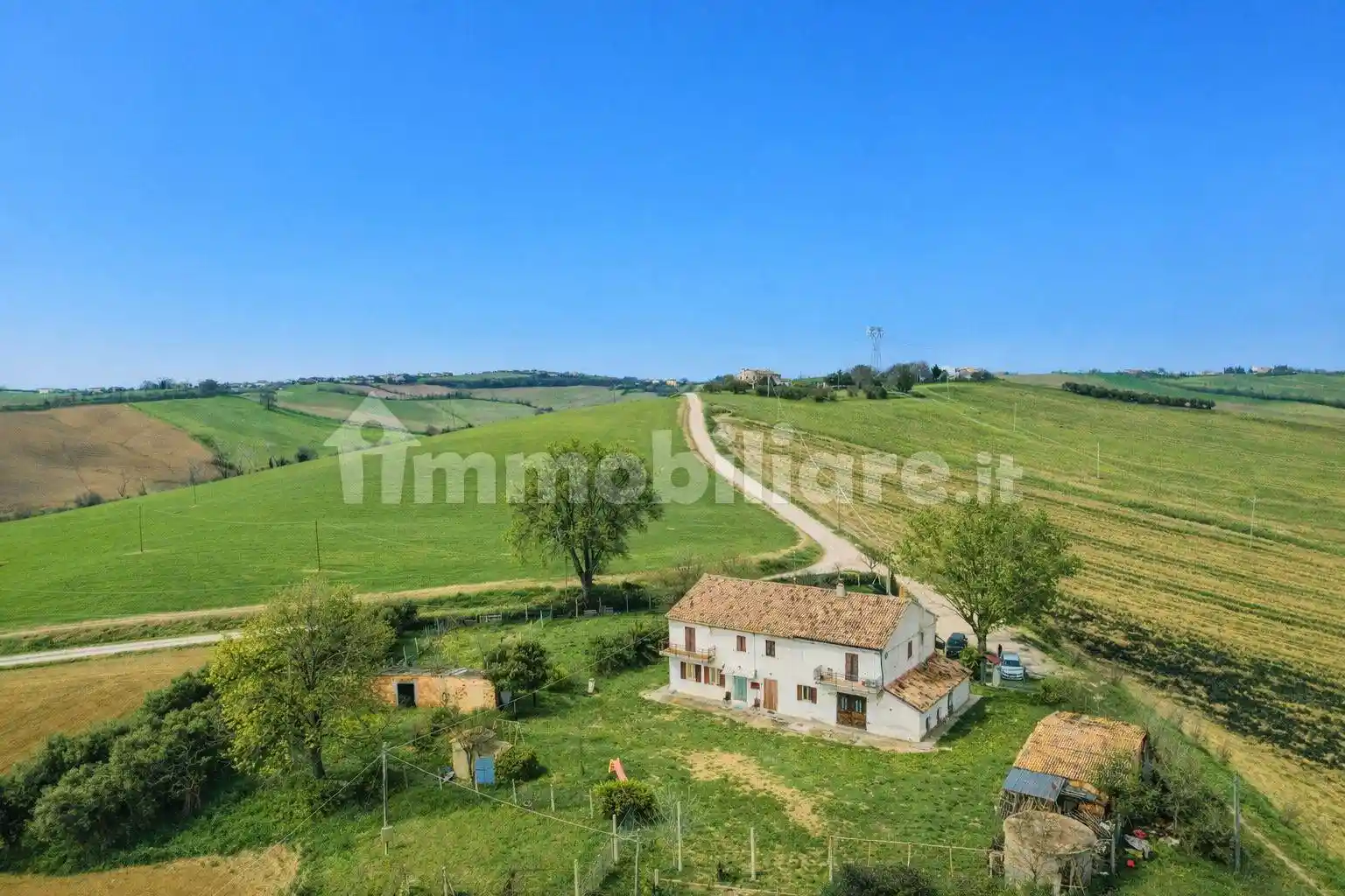 Rustico - Casale in vendita a San Costanzo