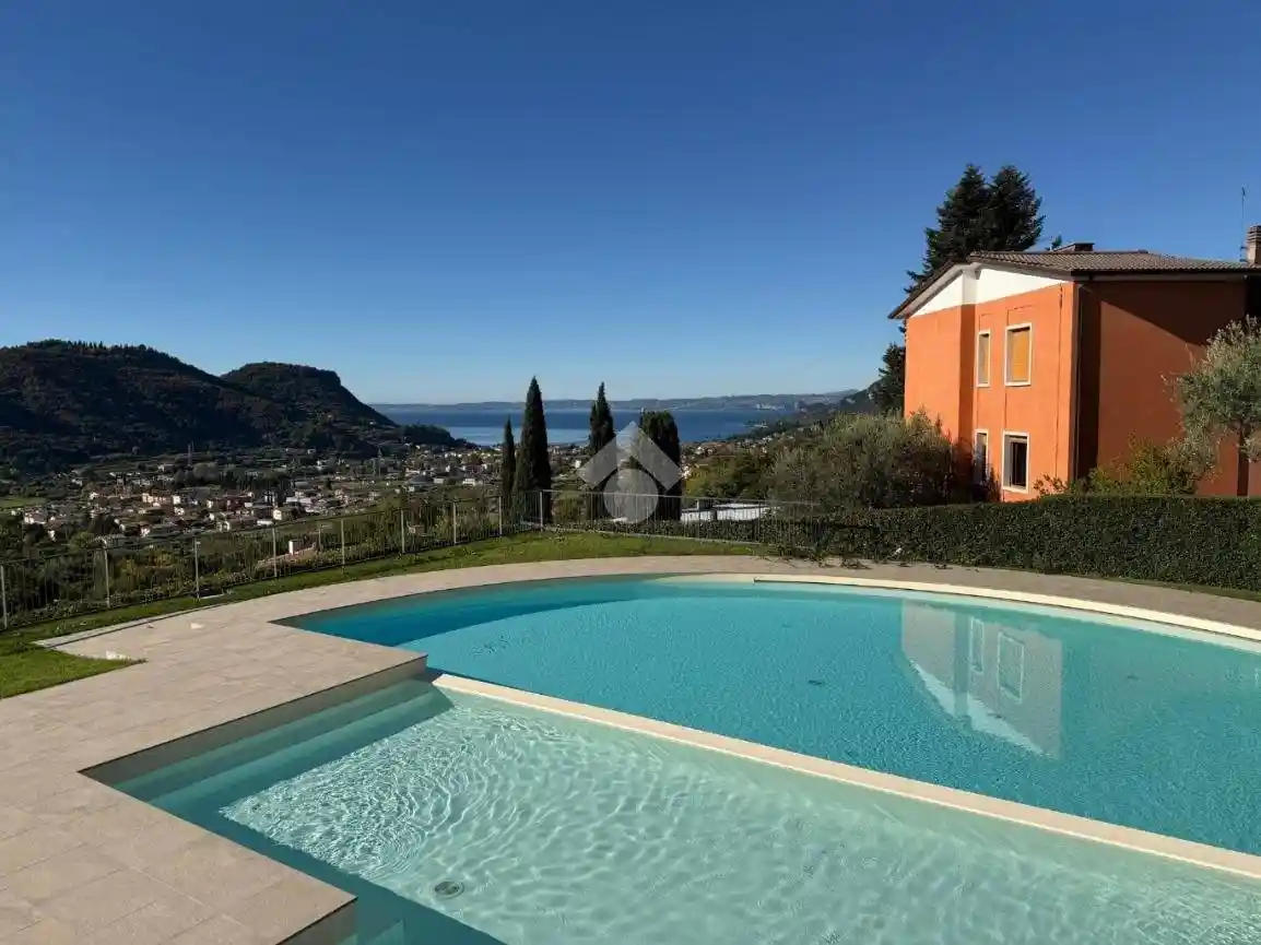 Villa in vendita a Costermano sul Garda