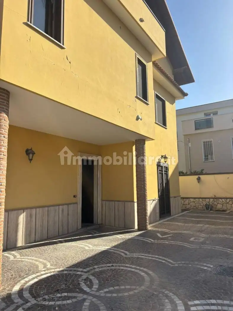 Villa in vendita a Giugliano in Campania