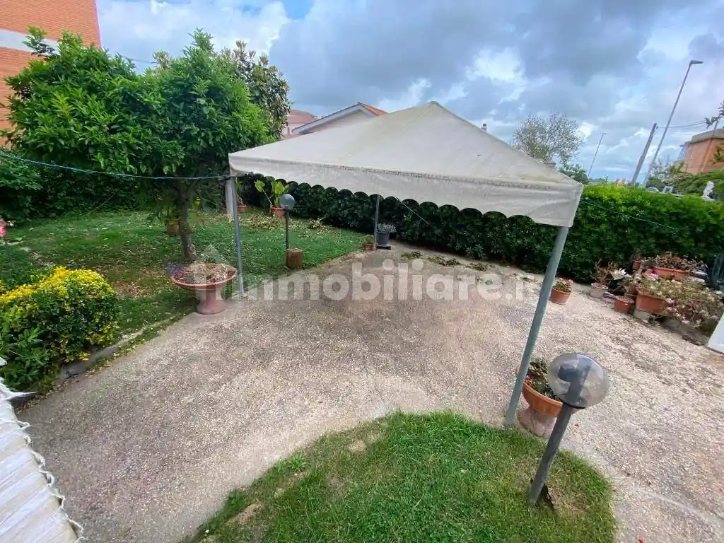 Villa in vendita a Fiumicino