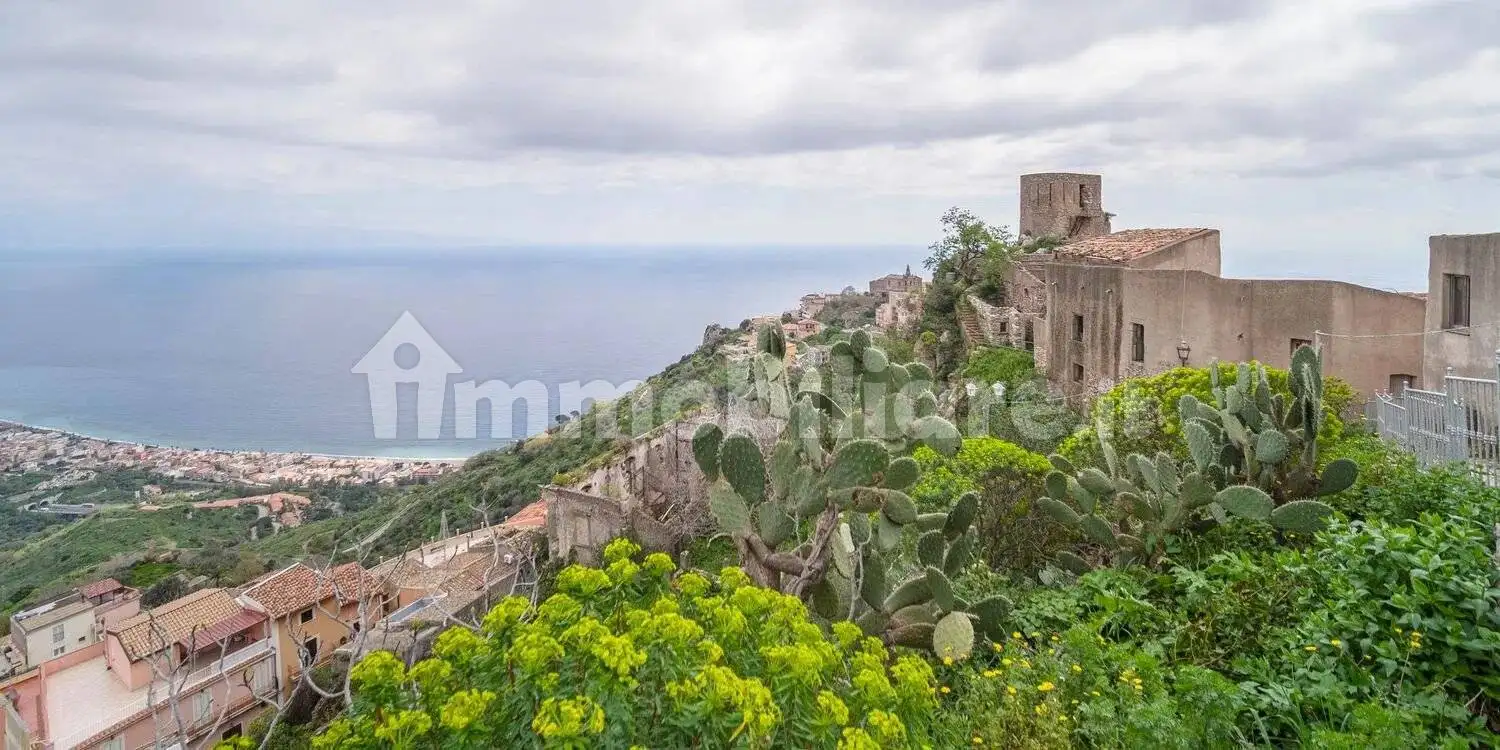 Rustico - Casale in vendita a Forza d'Agrò