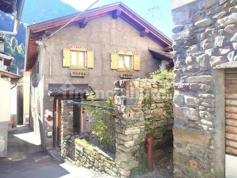 Casa indipendente in vendita a Valbondione