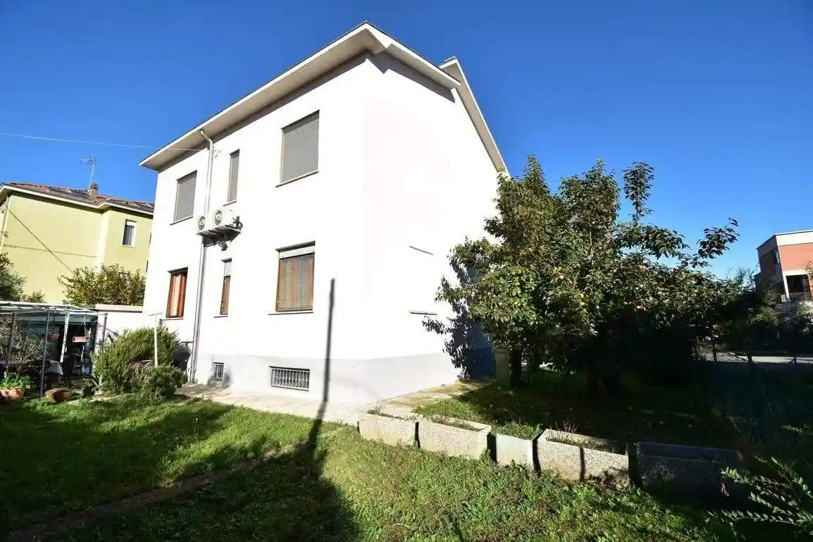 Villa in vendita a Fidenza