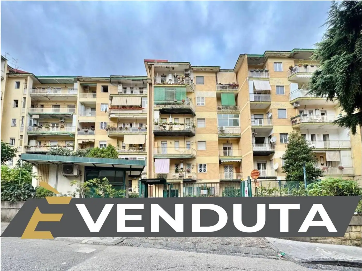 Appartamento in vendita a Napoli