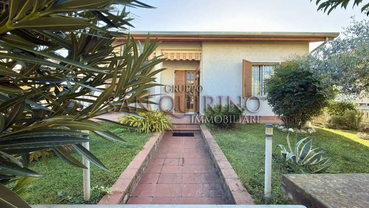 Villa in vendita a Viadana