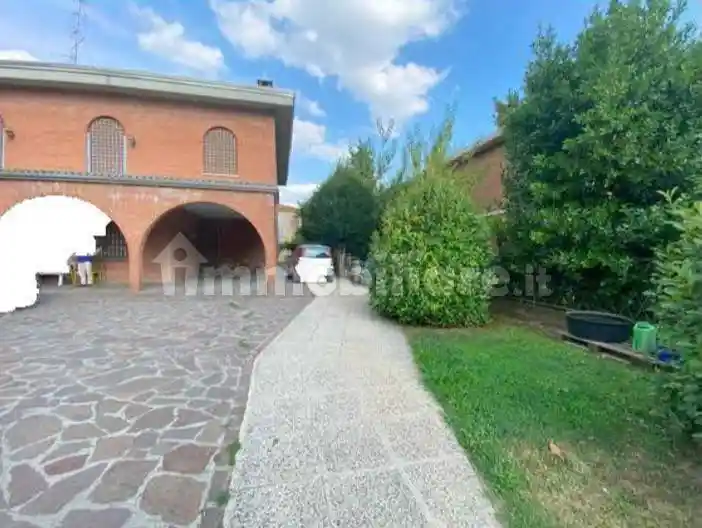 Villa in vendita a Mirandola