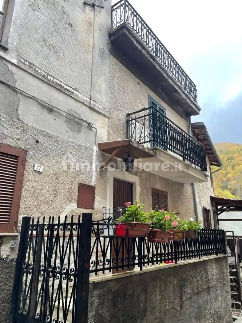 Casa indipendente in vendita a Castellafiume