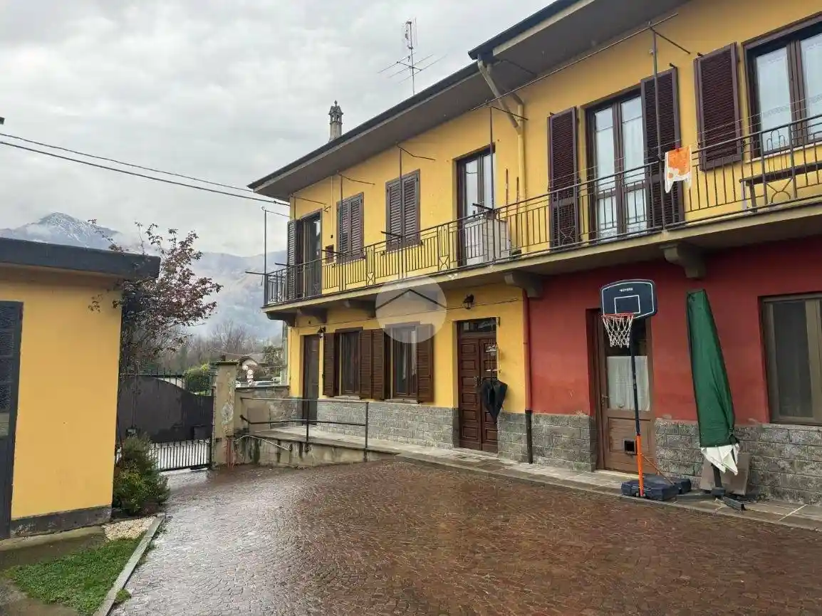 Terratetto plurifamiliare via Castello 18, Fiano - foto 2