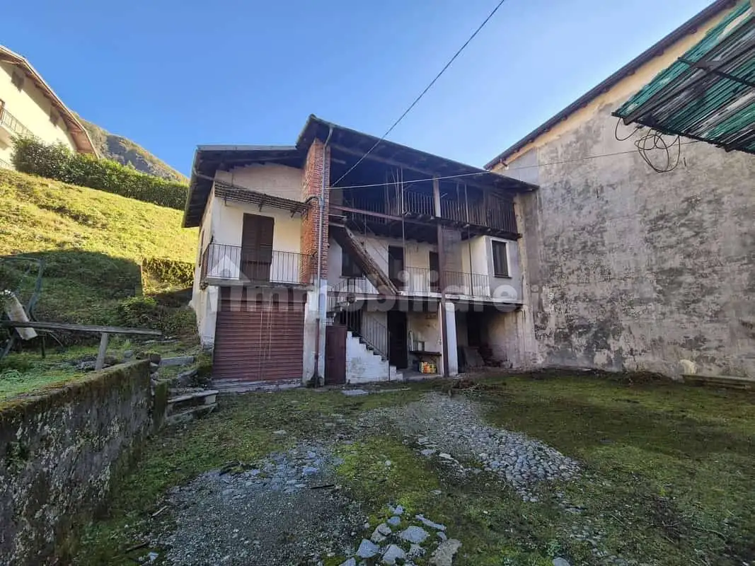 Casa indipendente in vendita a Varallo