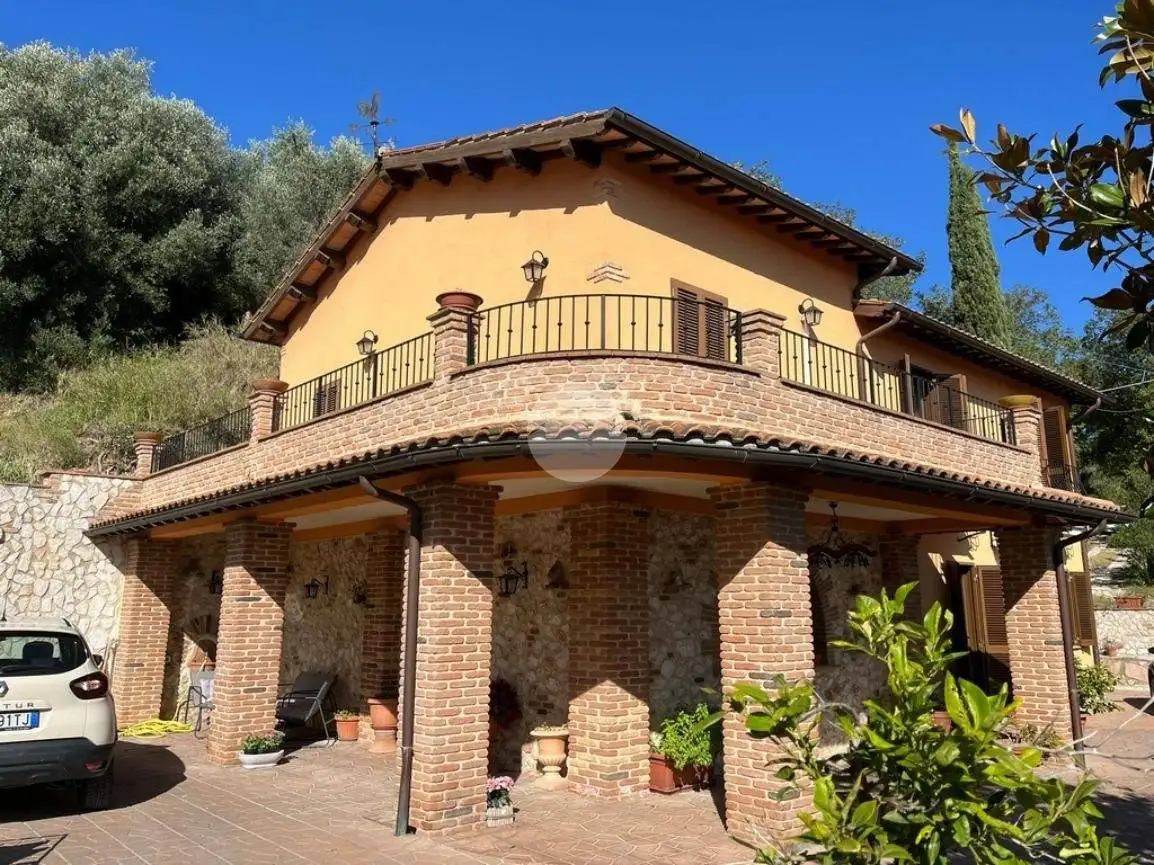 Villa in vendita a Magliano Sabina