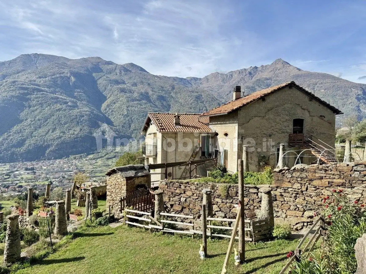 Villa in vendita a Settimo Vittone