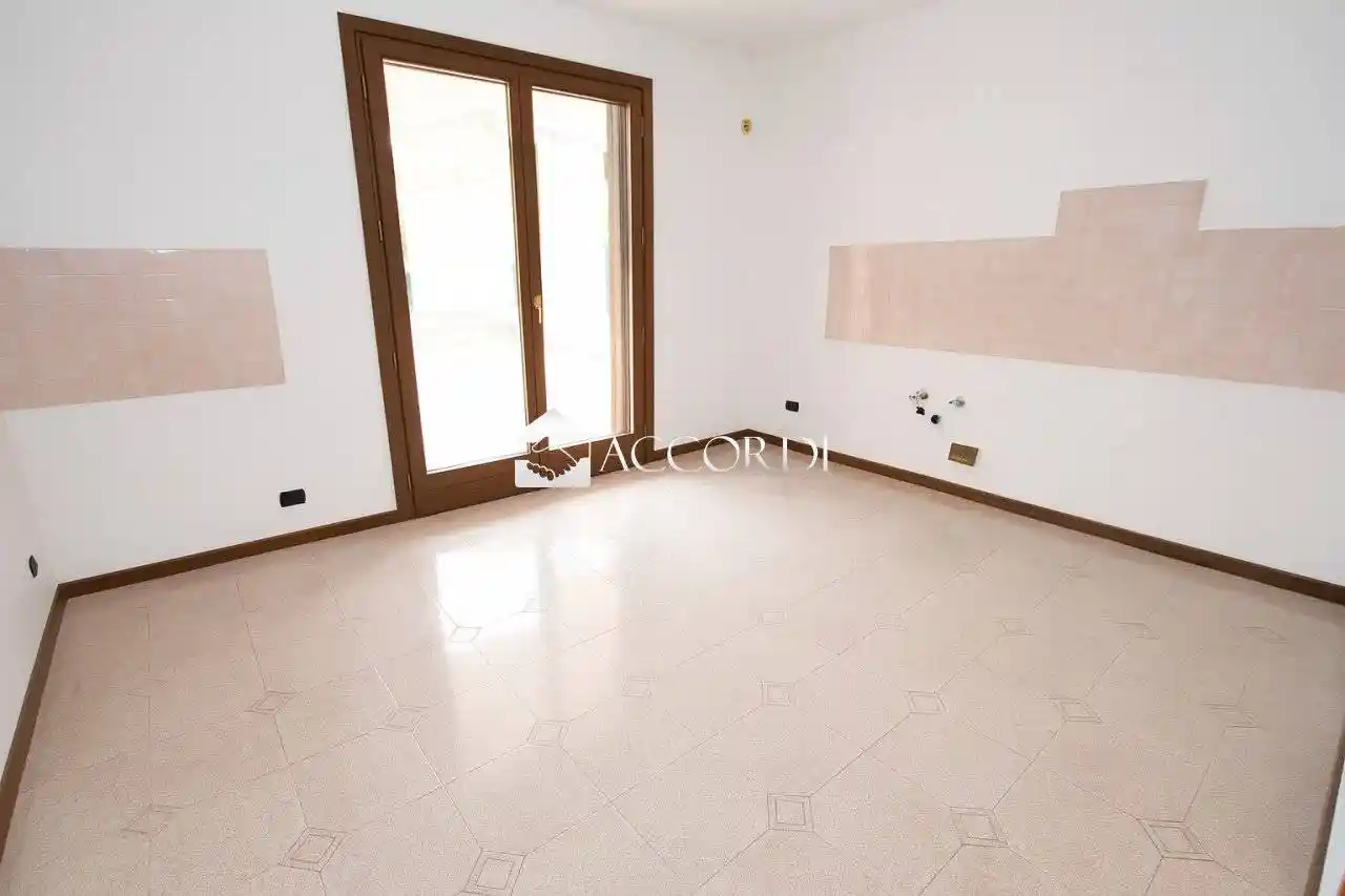 Villa a schiera via Don Luigi Sturzo, Centro, Caerano di San Marco - foto 3