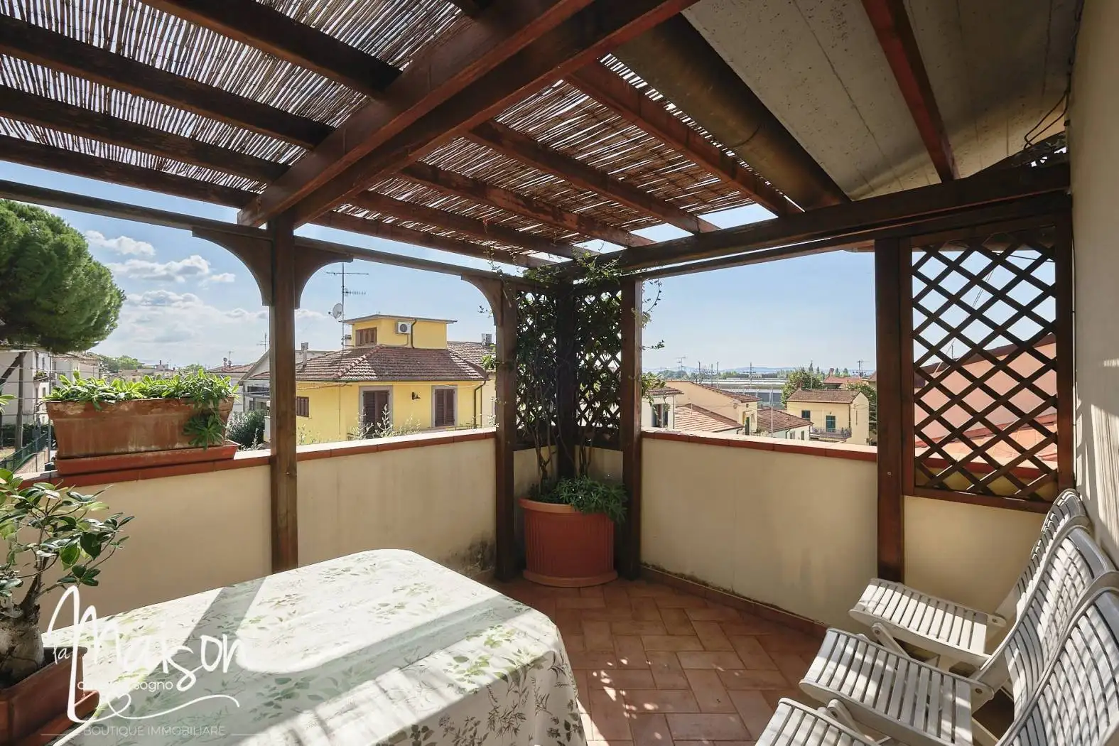 Casa indipendente in vendita a Prato