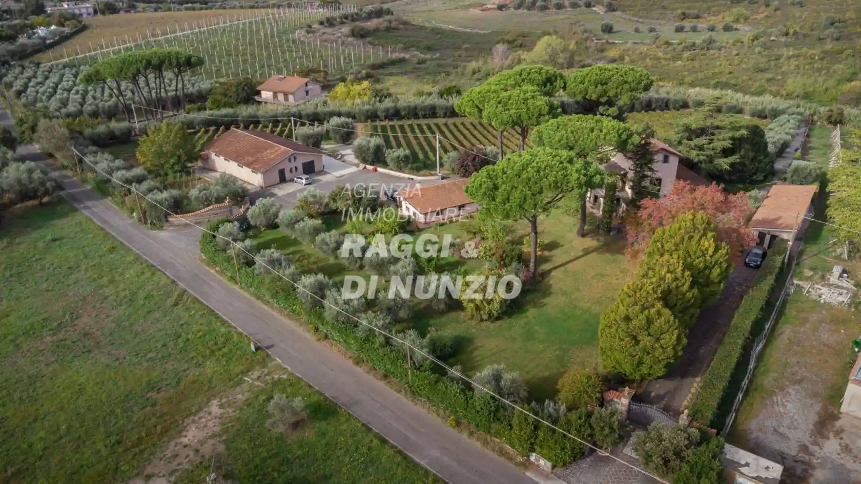 Villa in vendita a Lanuvio