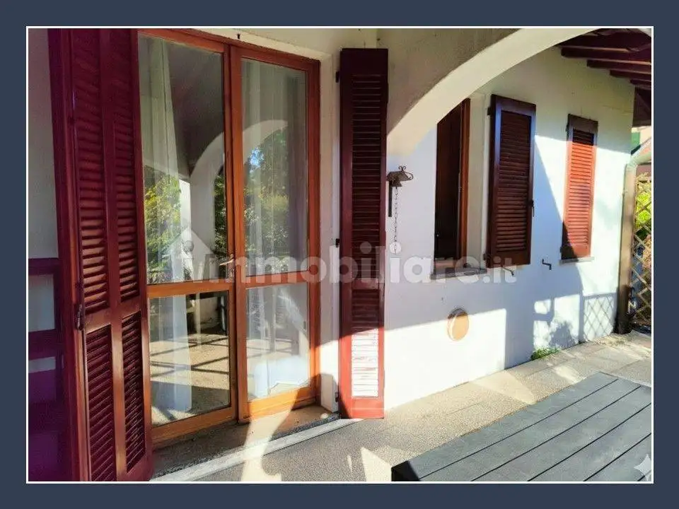 Appartamento in villa via Giuseppe Piermarini, Centro, Biassono