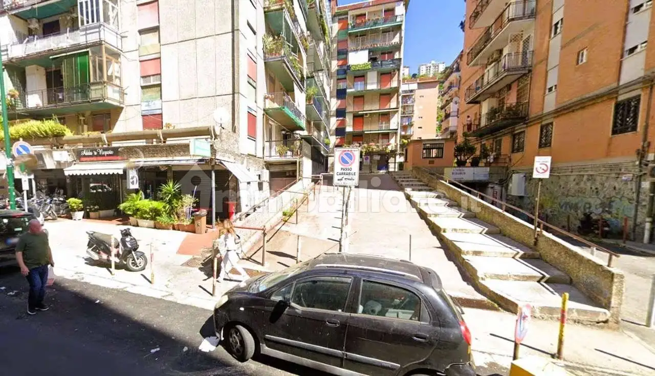 Appartamento in vendita a Napoli