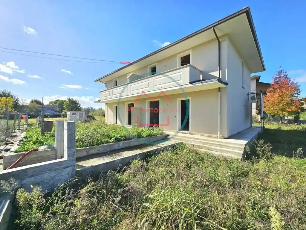 Villa in vendita a Massa e Cozzile