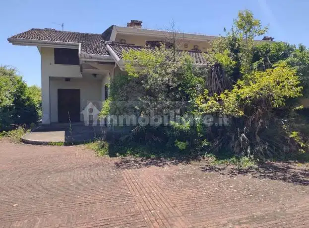 Villa in asta a Frosinone