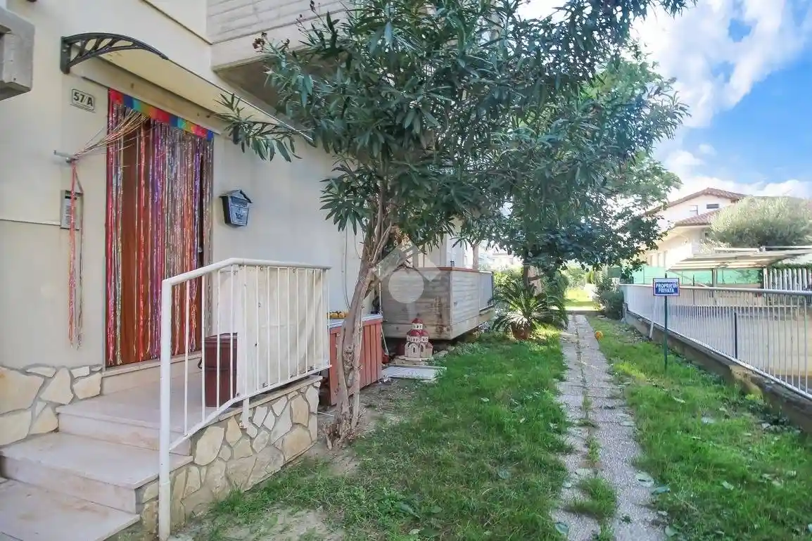 Quadrilocale via C. Battisti 55, Centro, Martinsicuro - foto 3