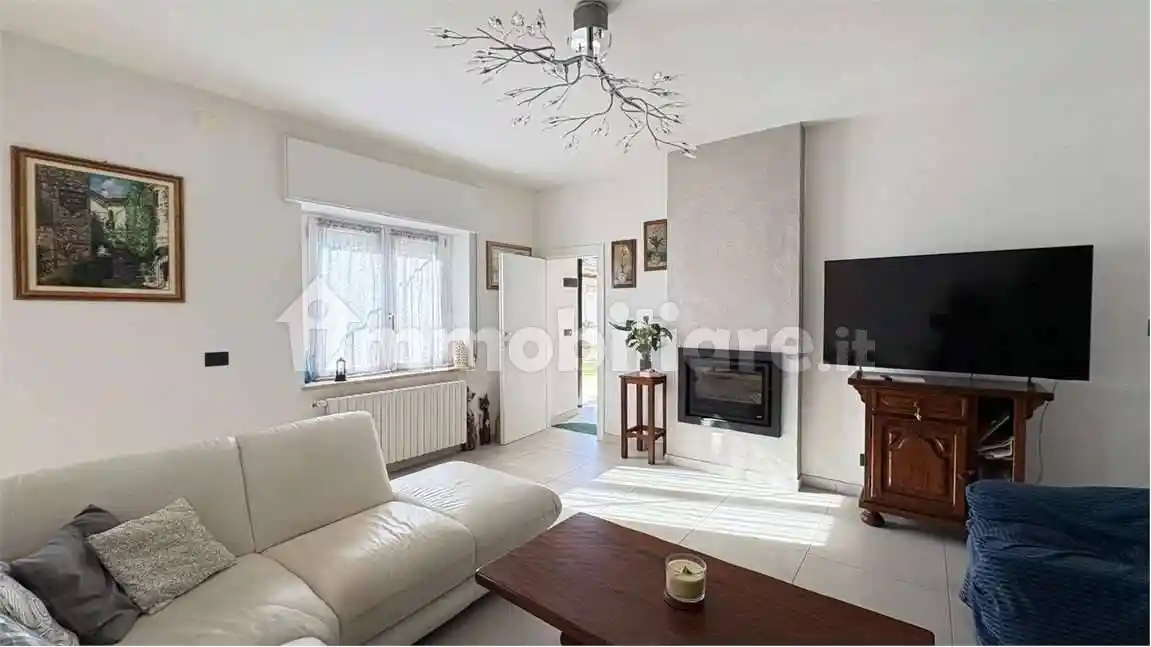 Villa in vendita a Oleggio