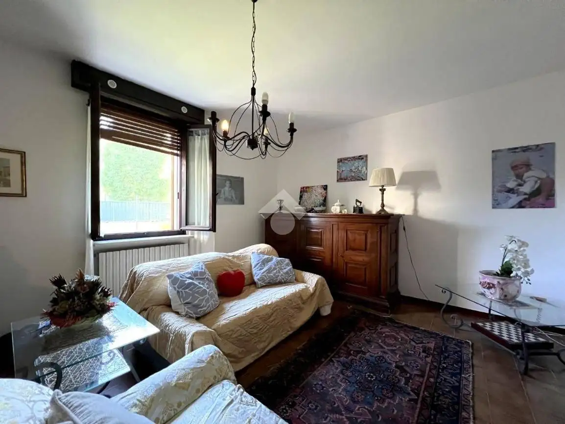 Villa bifamiliare via Mutilati E Caduti Del Lavoro 260, Centro, Acquanegra sul Chiese - foto 2