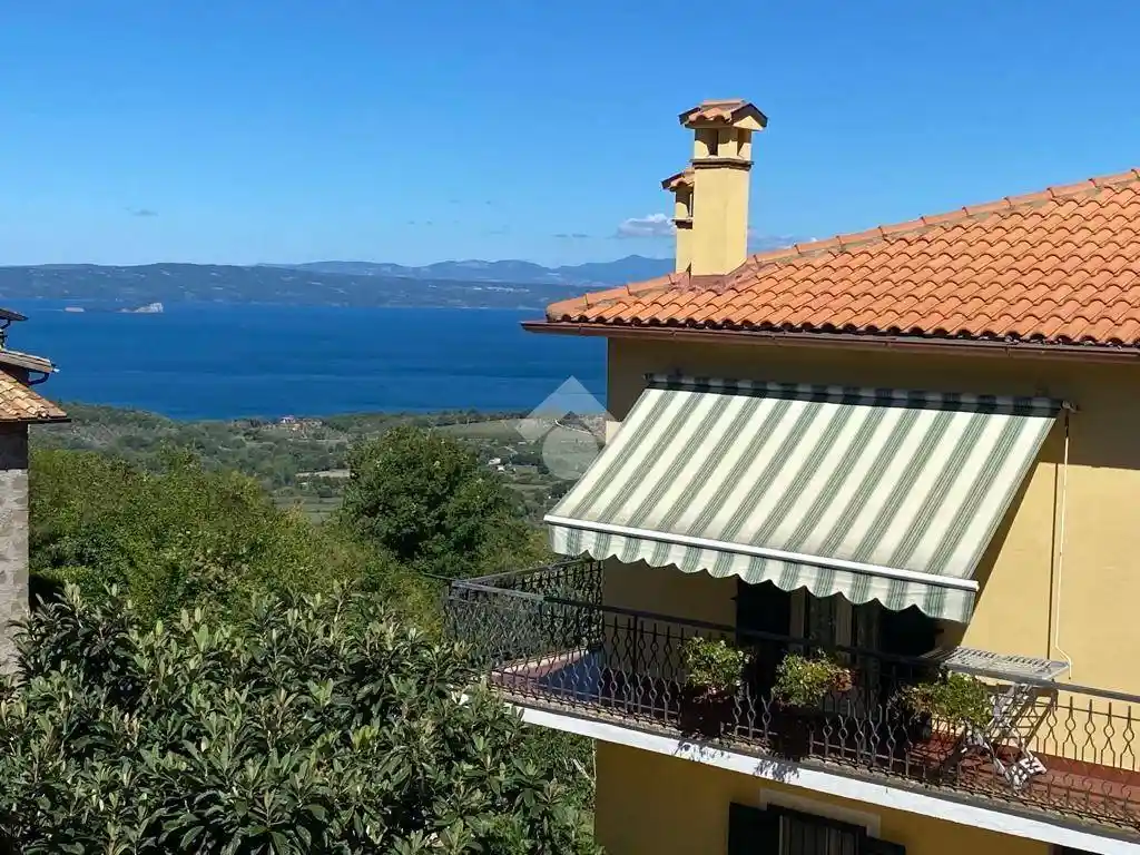 Appartamento in vendita a Montefiascone