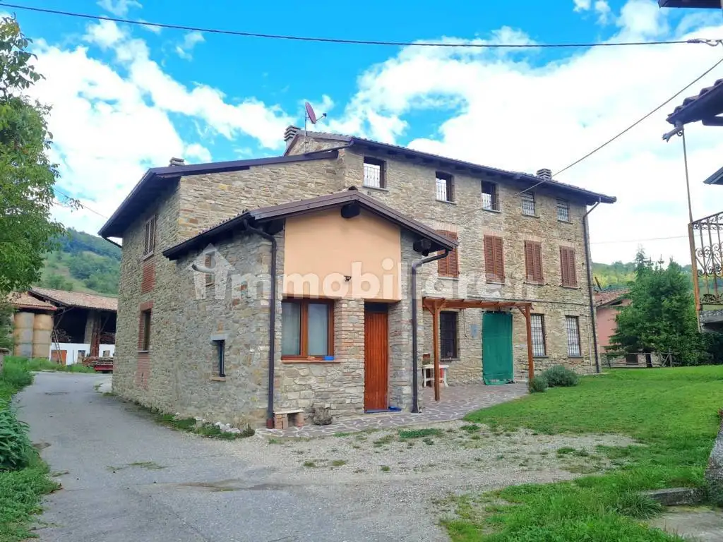Rustico - Casale in vendita a Zavattarello