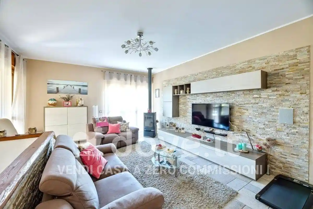 Villa unifamiliare via Giuseppe Verdi 25, Centro, Cuveglio - foto 3