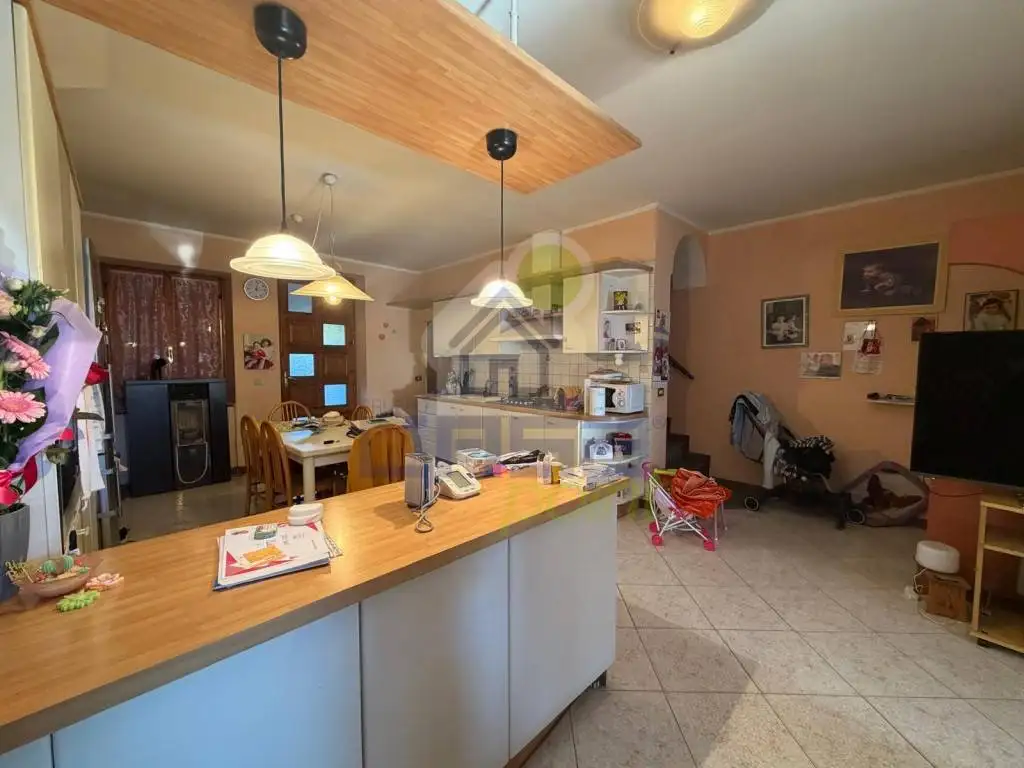 Terratetto plurifamiliare via XXIV maggio  15, Farfengo, Borgo San Giacomo - foto 5