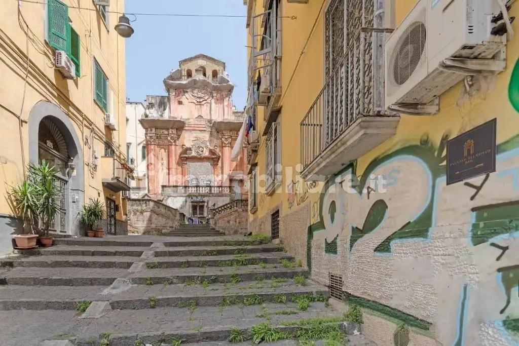 Appartamento in vendita a Napoli