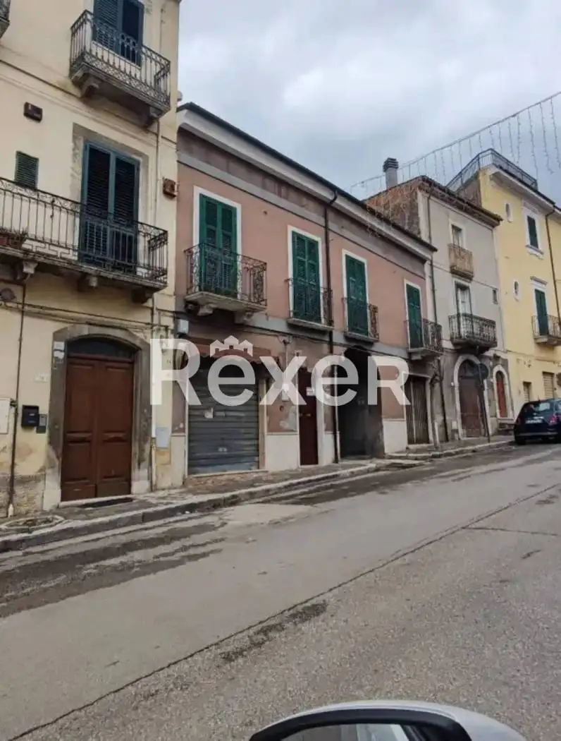 Casa indipendente in vendita a Tocco da Casauria