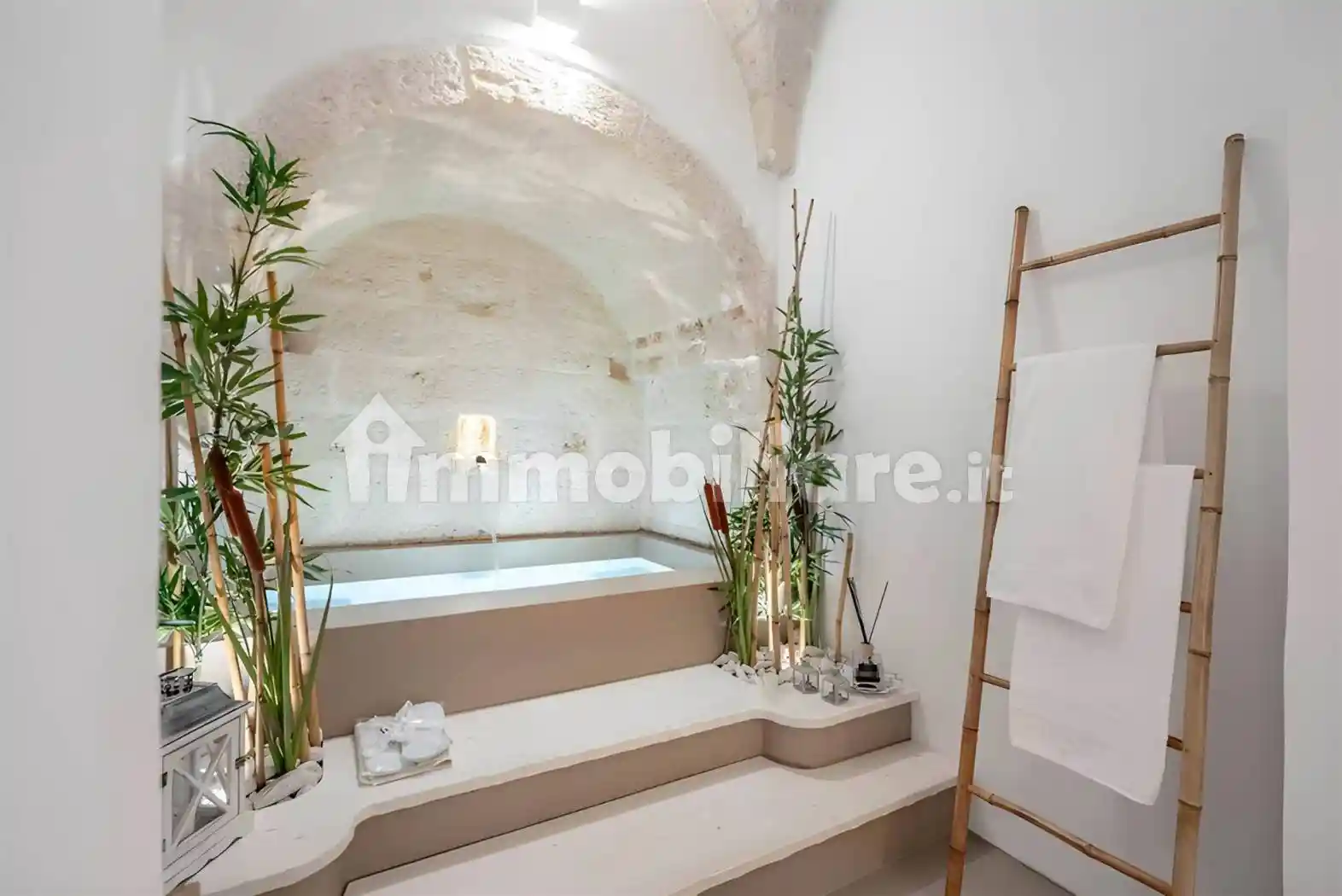 Palazzo - Edificio in vendita a Fasano