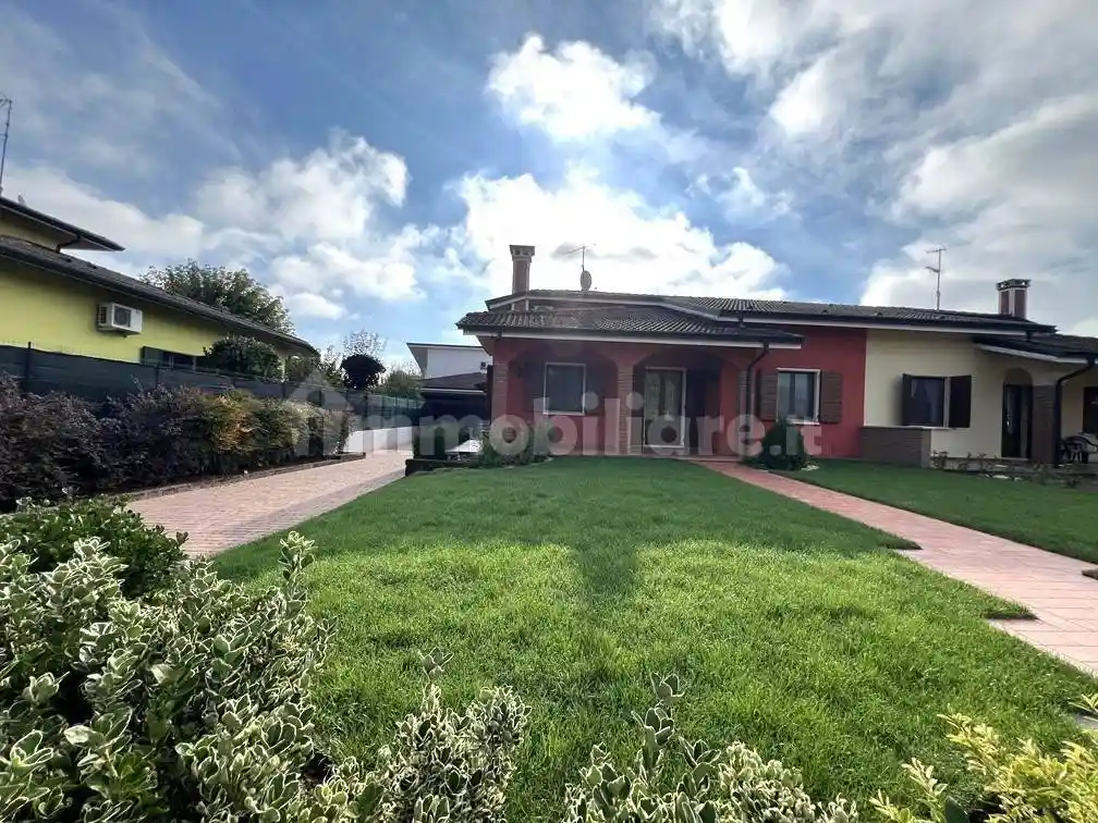 Villa bifamiliare, ottimo stato, 185 m², Castelbelforte - foto 3