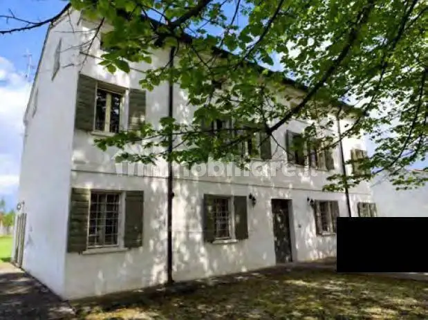 Casa indipendente in asta a Castelnovo Bariano