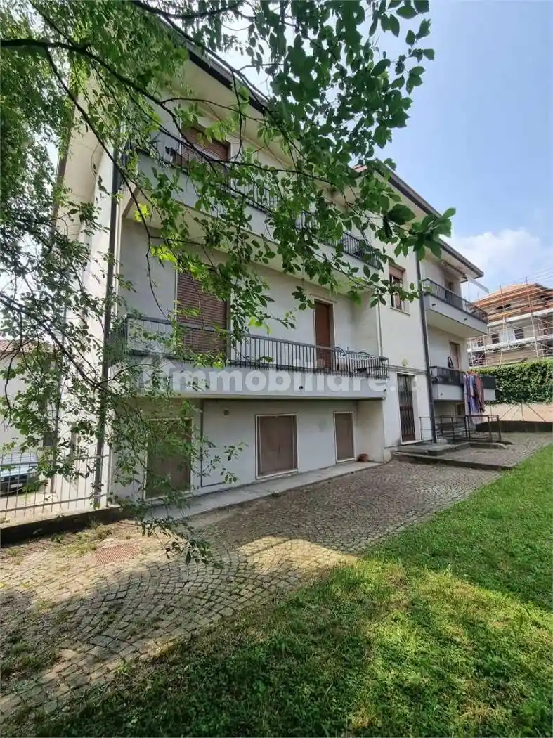 Trilocale via San Lorenzo, 7, Centro, Cantello - foto 4