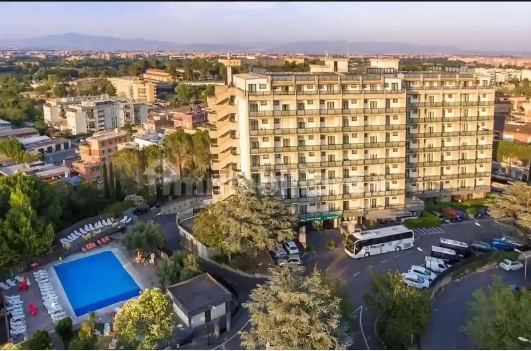 Palazzo - Edificio in vendita a Roma