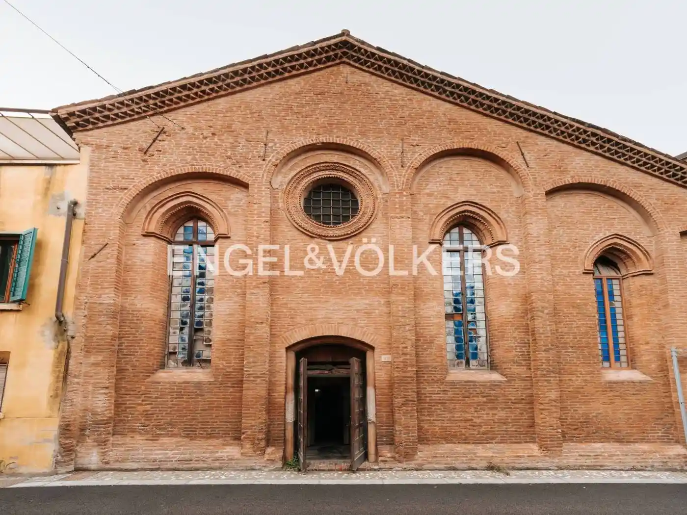 Palazzo - Edificio in vendita a Ferrara