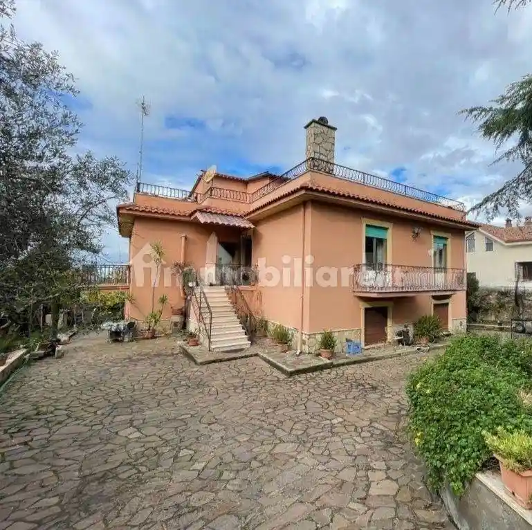 Villa in vendita a Zagarolo
