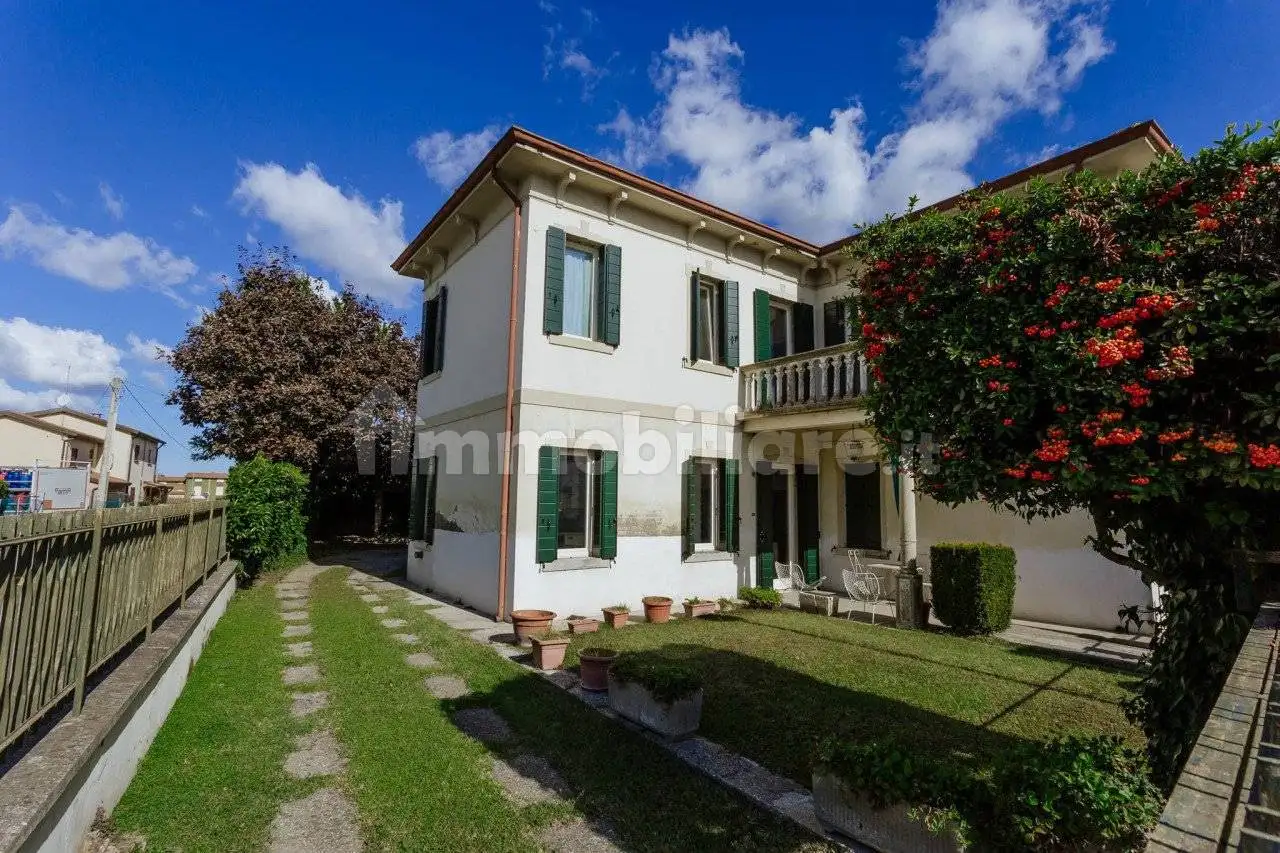 Casa indipendente in vendita a Agna