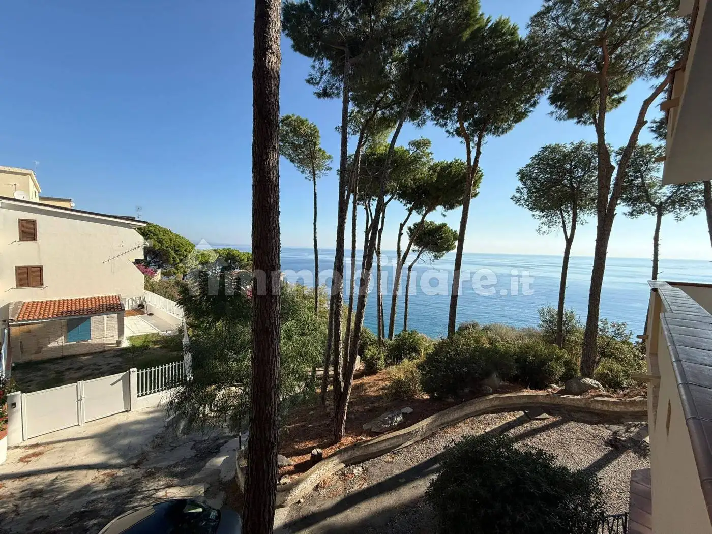 Appartamento in affitto a Stalettì