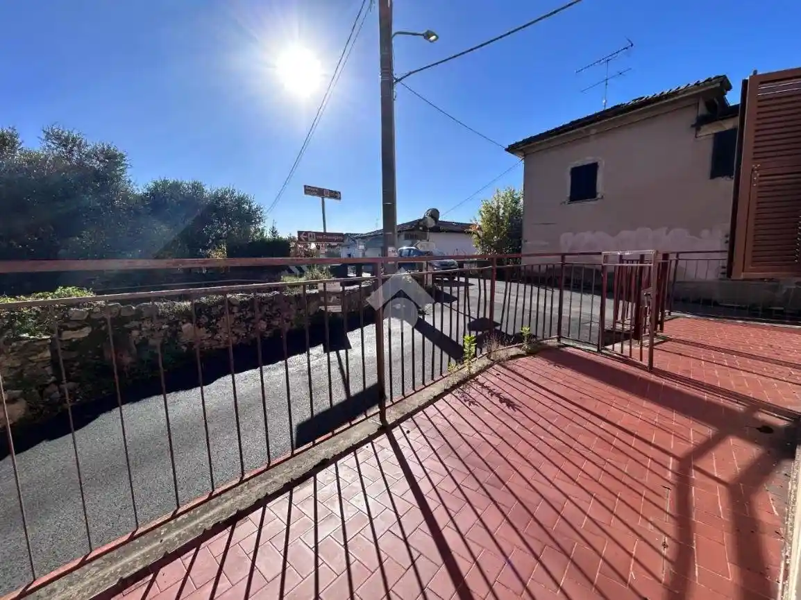 Casa indipendente in vendita a Sarzana