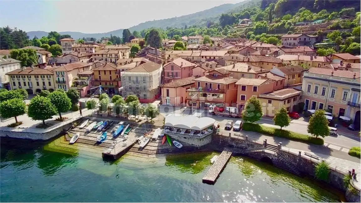 Palazzo - Edificio in vendita a Lesa