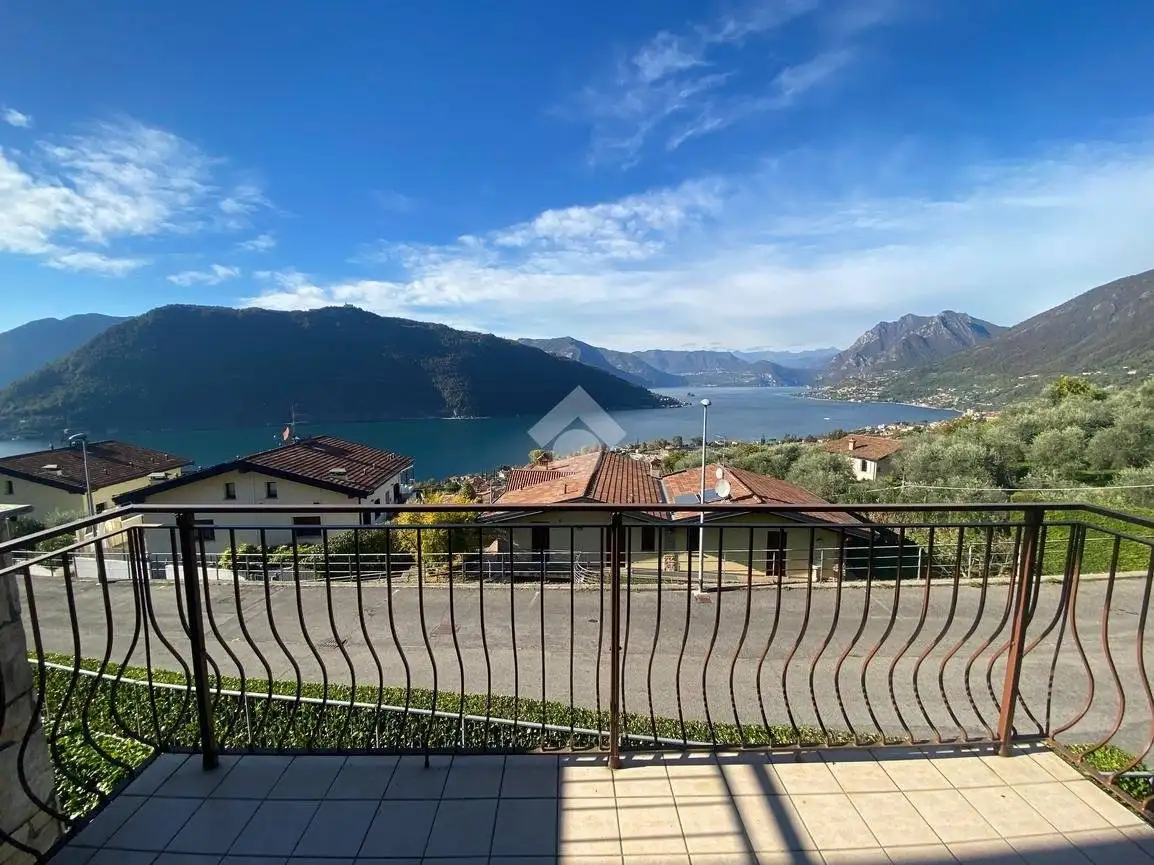 Appartamento in affitto a Sale Marasino