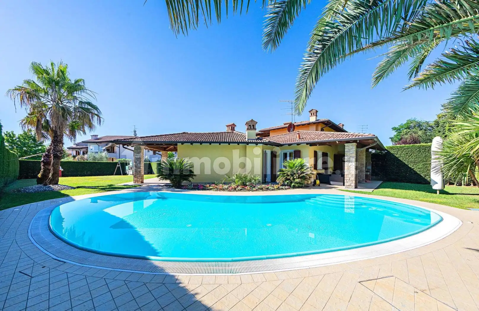 Villa in vendita a Moniga del Garda