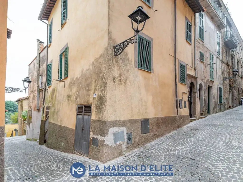 Trilocale via Regina Margherita 31, Centro, Canino - foto 2