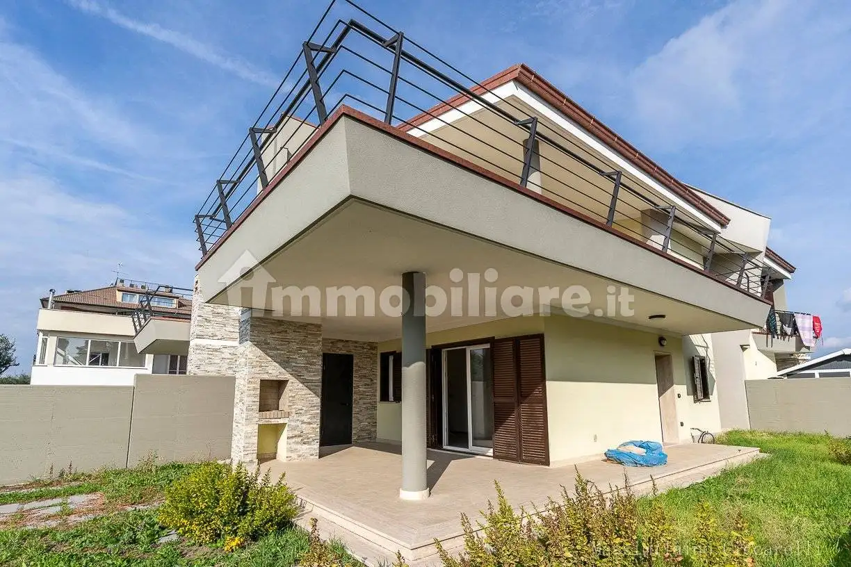 Villa in vendita a Aprilia